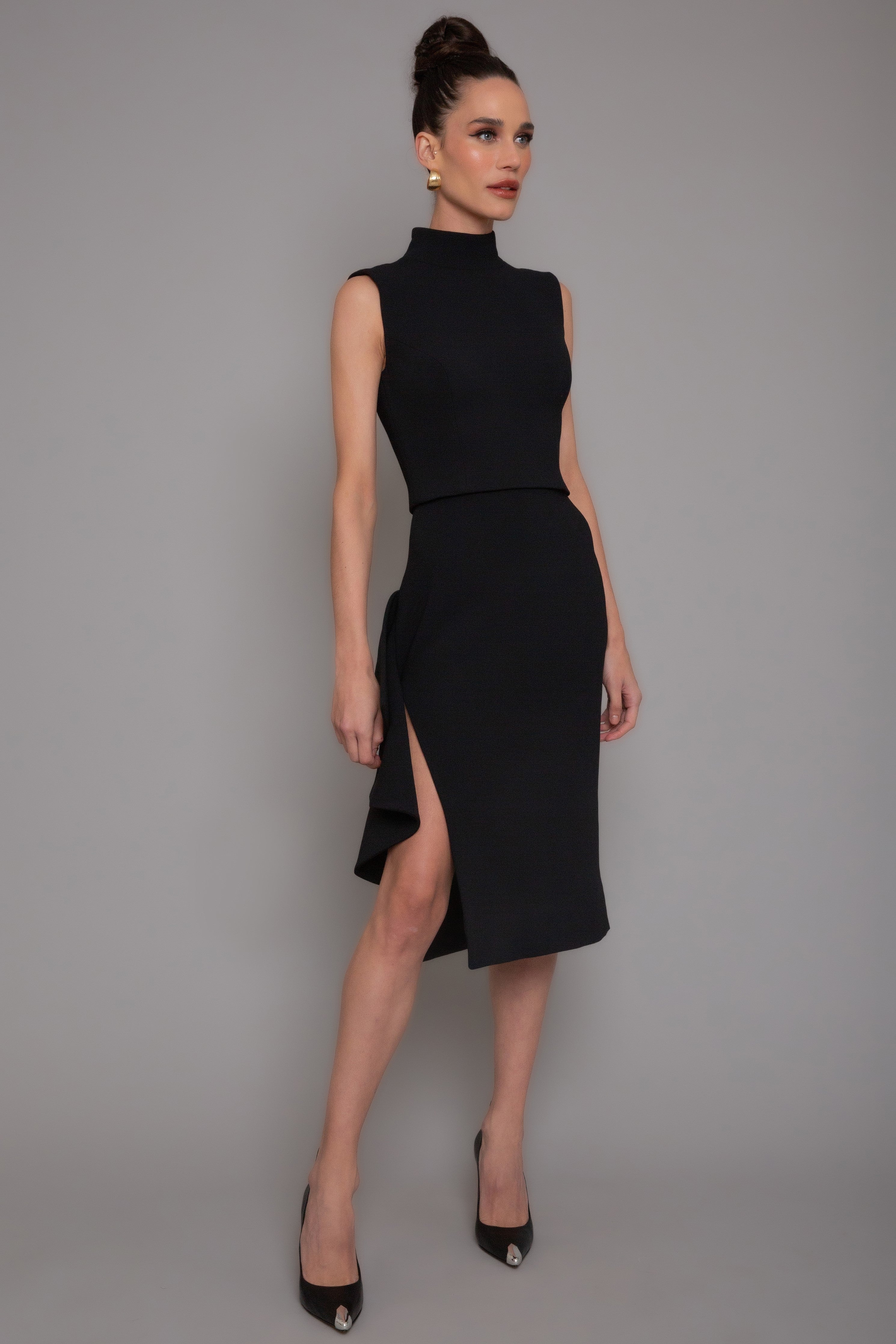 Cropped Neck